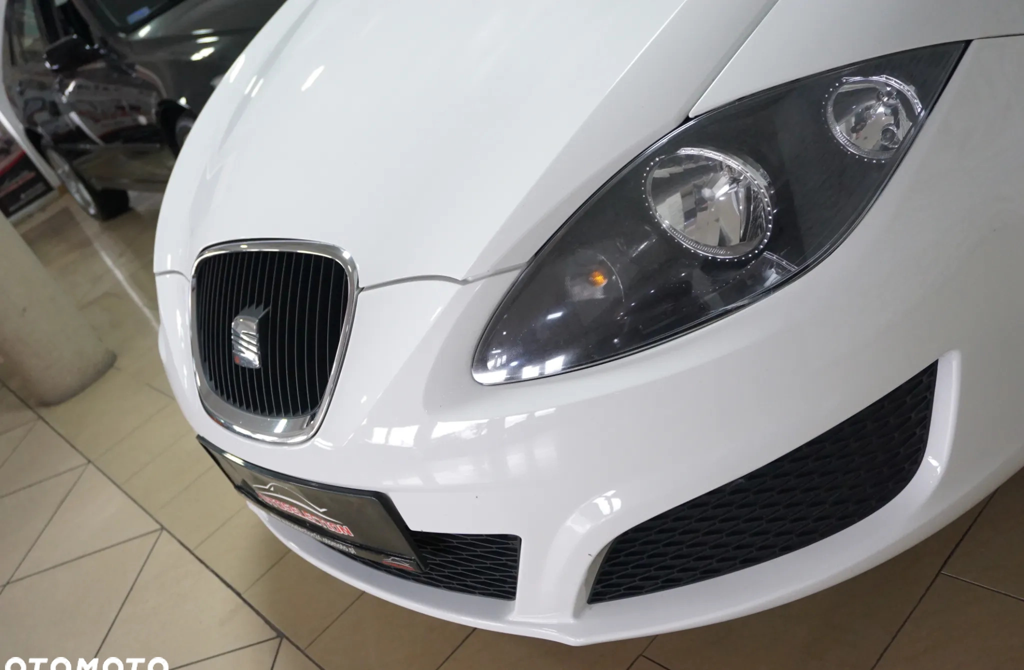 Seat Leon cena 23900 przebieg: 101800, rok produkcji 2010 z Piaseczno małe 704